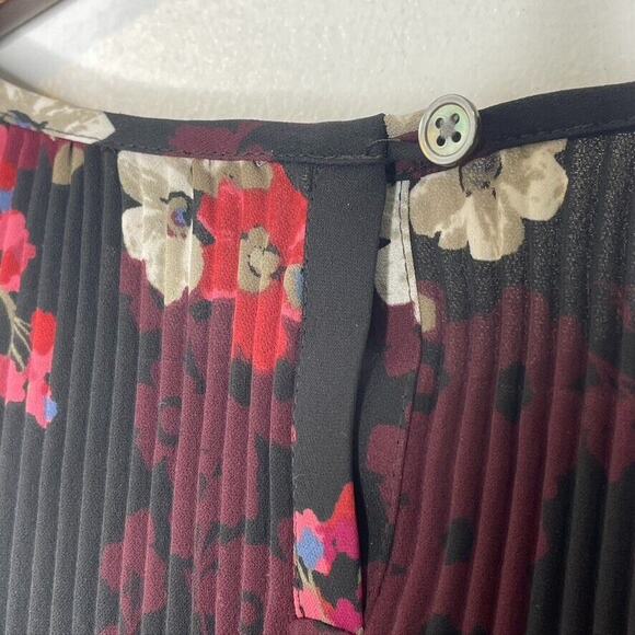 J Jill Wearever Collection Black Floral Print Pleated Tunic Blouse Size XS Women - Picture 5 of 8